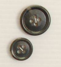 Bouton 4 trous (Plastique - 15 mm - Gris foncé)