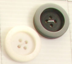 Bouton 4 trous (Plastique - 25 mm - Blanc mat cerclé blanc brillant)