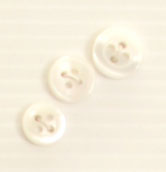 Bouton 4 trous (Plastique - 11 mm - Nacré)